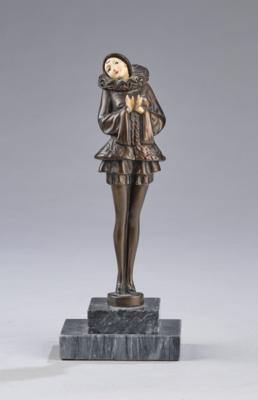 A bronze female dancer, designed in around 1920 - Secese a umění 20. století