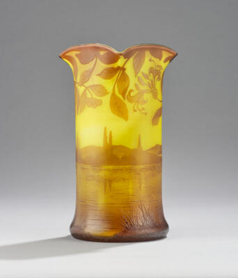 A vase with lakeside landscape, J. Michel, Paris, c. 1925/30 - Jugendstil e arte applicata del XX secolo