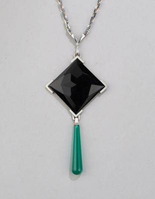 An Art Déco sterling silver pendant with chain, with onyx and malachite, after 1925 - Jugendstil and 20th Century Arts and Crafts
