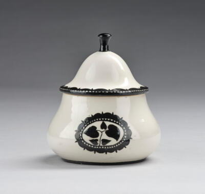 Dagobert Peche, a lidded box (“Dose”), model number 311, Vereinigte Wiener und Gmundner Keramik, c. 1923 - Jugendstil and 20th Century Arts and Crafts