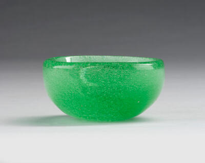 A small bowl 'Sommerso a bollicine', designed by Carlo Scarpa, 1934, executed by Venini, Murano - Secese a umění 20. století