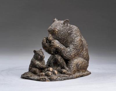 A brass object of a mother bear with her cubs, c. 1930 - Secese a umění 20. století