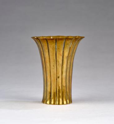 A brass vase in the style of Josef Hoffmann, c. 1920 - Secese a umění 20. století