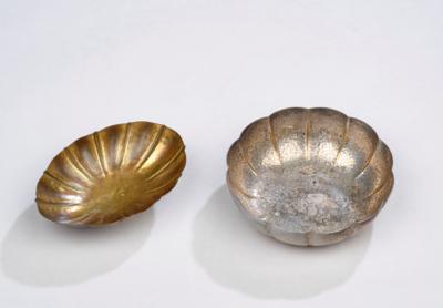 An oval brass centrepiece bowl and a round nickel silver bowl, c. 1920 - Secese a umění 20. století