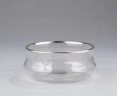 A bowl with floral motifs and silver mount, J. & L. Lobmeyr, Vienna, c. 1900/15 - Secese a umění 20. století