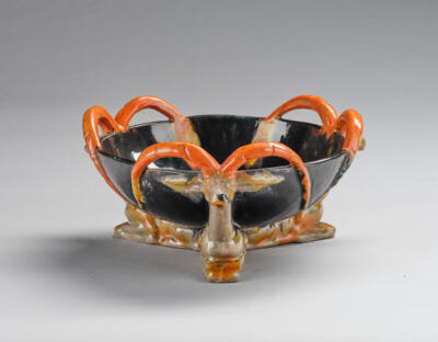 A bowl with ibexes, Tonindustrie Scheibbs, c. 1923-33 - Jugendstil e arte applicata del XX secolo