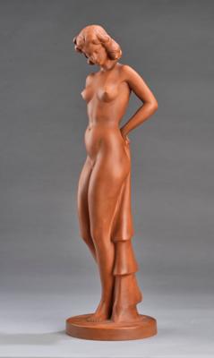A standing female nude with a shawl, Thomasch Vienna, c. 1950/60 - Jugendstil e arte applicata del XX secolo