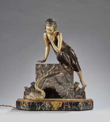 Uriano, an Art Déco lamp with a seated female figure on a stylised rock, with a pond and a swan - Jugendstil e arte applicata del XX secolo