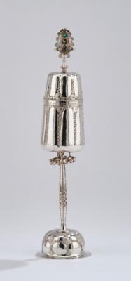 Adolf von Mayrhofer, a silver lidded goblet with a pendant in garland shape, Munich, before 1911 - Jugendstil e arte applicata del 20 secolo