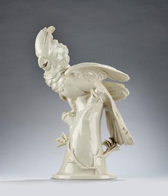 Hugo Meisel, a large parrot, model number 1247, designed in around 1920, executed by Schwarzburger Werkstätten - Jugendstil e arte applicata del 20 secolo