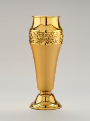 A brass vase with rose décor, c. 1930 - Secese a umění 20. století