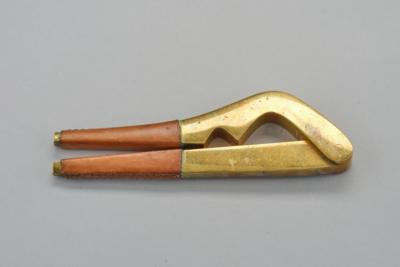 A nutcracker (“Nusszange”), model number 4234, Carl Auböck, Vienna, c. 1960 - Secese a umění 20. století