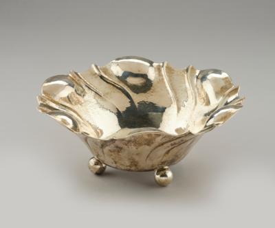A silver bowl with hammered decoration, c. 1902-1922 - Jugendstil and 20th Century Arts and Crafts