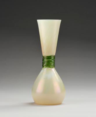 A vase, Bohemia, c. 1900 - Jugendstil e arte applicata del 20 secolo