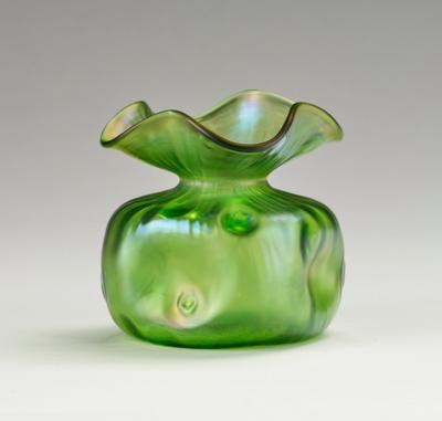 A vase, Johann Lötz Witwe, Klostermühle, c. 1900 - Jugendstil e arte applicata del 20 secolo