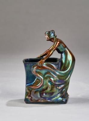 A cigarette box with a lady, model number 6681, designed in around 1901, attributed to Lajos Mack, executed by Zsolnay, Pécs, c. 1928-30 - Jugendstil and 20th Century Arts and Crafts