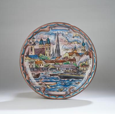 Franz von Zülow (Vienna, 1883-1963), a deep wall plate with city view, Schleiss ceramics, after 1928 - Jugendstil e arte applicata del XX secolo