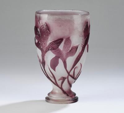 A footed vase “Cyclames”, Emile Gallé, Nancy, c. 1900 - Jugendstil e arte applicata del XX secolo