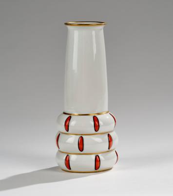 Wilhelm Veit, a vase “Drudhild”, designed in 1918, executed by Zeh, Scherzer & Co., Kunstabteilung Rehau, c. 1918-30 - Jugendstil and 20th Century Arts and Crafts