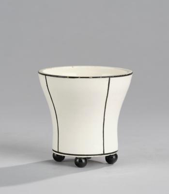 Bertold Löffler, Vase (original: Unterteil einer Dose mit Füllhornputto), Modellnummer: 323, Entwurf: um 1912, Ausführung: Vereinigte Wiener und Gmundner Keramik, vor 1923 - Secese a umění 20. století