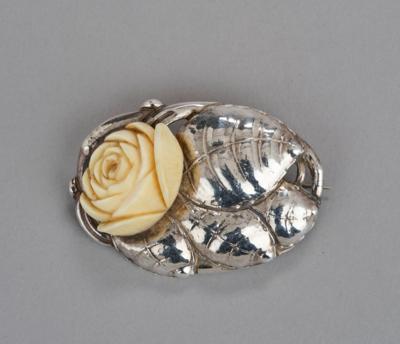 A silver brooch with rose décor, Adolf Mayer, Frankfurt am Main, c. 1900/15 - Jugendstil and 20th Century Arts and Crafts