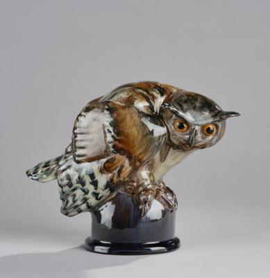 A large owl, model number 553, Alpenländische Kunstkeramik Liezen, designed in 1926-28 - Jugendstil e arte applicata del XX secolo