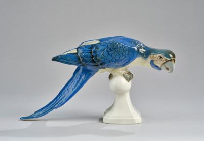 A large parrot, model number 319, Porzellanfabrik Royal Dux - Jugendstil e arte applicata del XX secolo