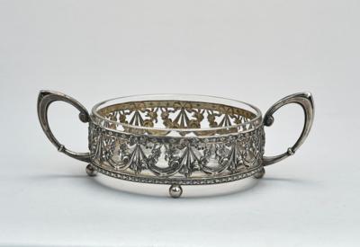 Henkelschale aus Silber mit Dekor aus Blütenfestons, Firma Alexander Sturm, Wien, bis Mai 1922 - Kleinode des Jugendstils & Angewandte Kunst des 20. Jahrhunderts