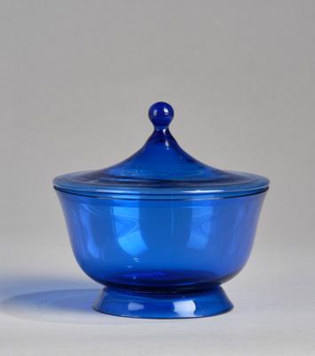 Josef Hoffmann, a lidded box (original title “Glasservice: Dose”), model number: DO 16, designed in 1923, for the Wiener Werkstätte - Jugendstil e arte applicata del XX secolo