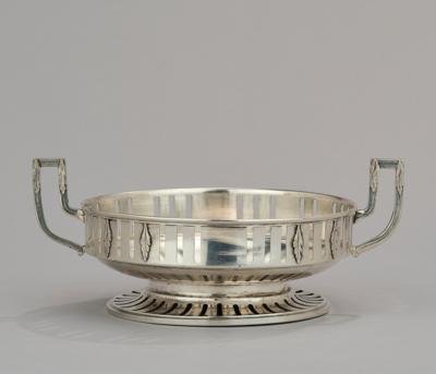 A silverer centrepiece with handles, Vienna, by May 1922 - Secese a umění 20. století