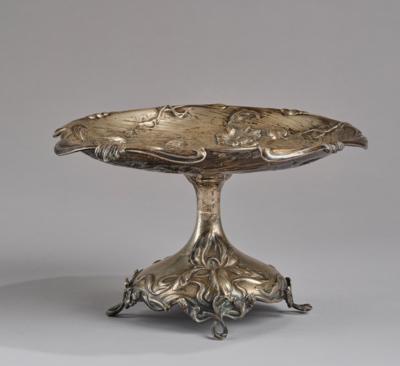 A silver centrepiece with floral decoration, Franz Rumwolf or Roubitschek, Vienna, c. 1900 - Secese a umění 20. století