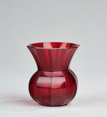 Vase, Entwurf: wohl Alexander Pfohl, um 1921, Ausführung: Josephinenhütte, Petersdorf - Jugendstil e arte applicata del XX secolo