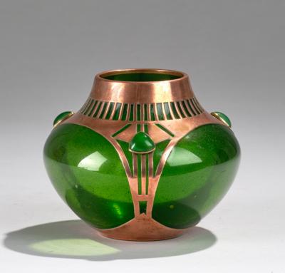 Vase mit Kupfermontierung, Gräflich Harrach'sche Glasfabrik, Neuwelt, um 1900 - Jugendstil e arte applicata del XX secolo