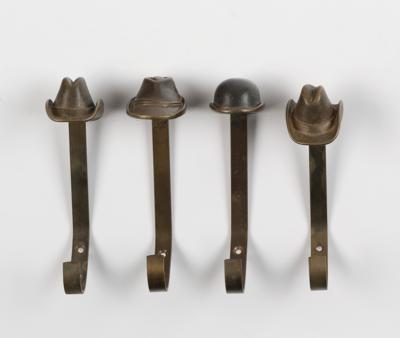 Four brass clothes hooks with hat motifs, Austria, c. 1950/60 - Secese a umění 20. století