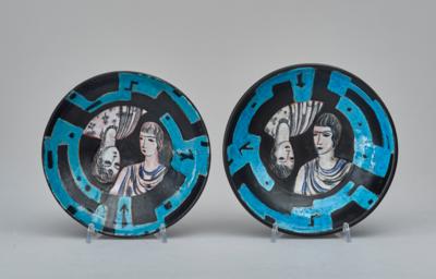 Two expressive plates with female portraits, Schleiss Keramik, Gmunden, after 1926 - Jugendstil e arte applicata del XX secolo