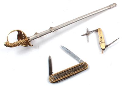 Konvolut, 3 Stück: - Antique Arms, Uniforms and Militaria