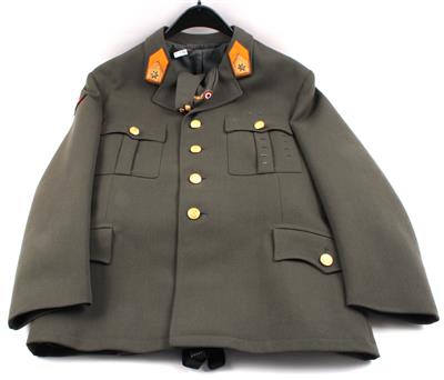 Komplette Uniform eines Majors der Aufklärungstruppe des österreichischen Bundesheeres der 2. Republik, - Armi d'epoca, uniformi e militaria