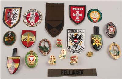 Konvolut - Historische Waffen, Uniformen, Militaria