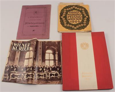 Konvolut Fotografien, Bücher, Broschüren, Zeitungsbeilage: - Antique Arms, Uniforms and Militaria