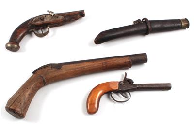 Konvolut von drei Vorderlader-Pistolen und einem Pistolenlauf, - Antique Arms, Uniforms and Militaria