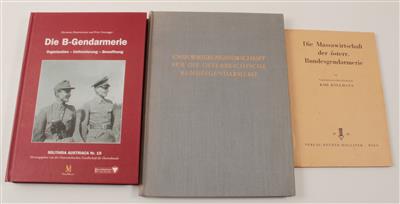 Konvolut Adjustierungsvorschriften der österreichischen Exekutive und ein Buch: - Armi d'epoca, uniformi e militaria