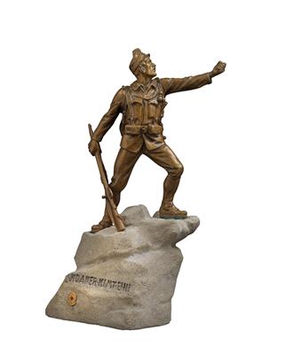 A bronze statuette on a cast stone plinth, - Armi d'epoca, uniformi e militaria