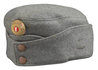 A field-grey camp cap for officers of the artillery in an adapted 'republican' version 1918/19, - Starožitné zbraně