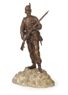 Bronzestatuette auf Steinsockel, - Antique Arms, Uniforms and Militaria