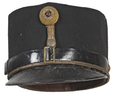 Schwarze steife Kappe zur Dienstuniform für Offiziere, - Historische Waffen, Uniformen, Militaria