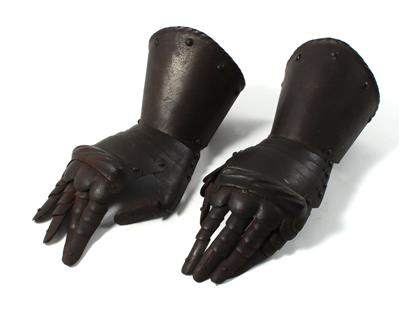 Handschuhpaar im Stile der Spätgotik, - Antique Arms, Uniforms and Militaria