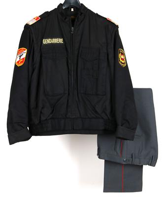 Dunkle, beinahe schwarze Windjacke - Historische Waffen, Uniformen, Militaria - Schwerpunkt österreichische Gendarmerie und Polizei