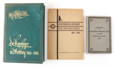 Konvolut von 2 Büchern und einer Broschüre: - Antique Arms, Uniforms and Militaria