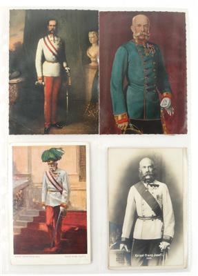 Ordner mit ca. 350 Postkarten und Fotos, - Historische Waffen, Uniformen, Militaria