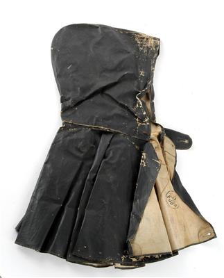 Regenkapuze aus schwarzem Wachstuch, - Historische Waffen, Uniformen, Militaria
